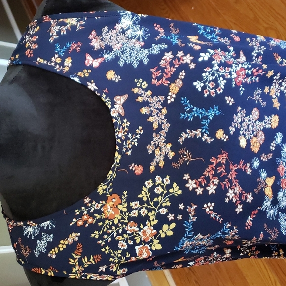 Flower Tank Top - Picture 6 of 8